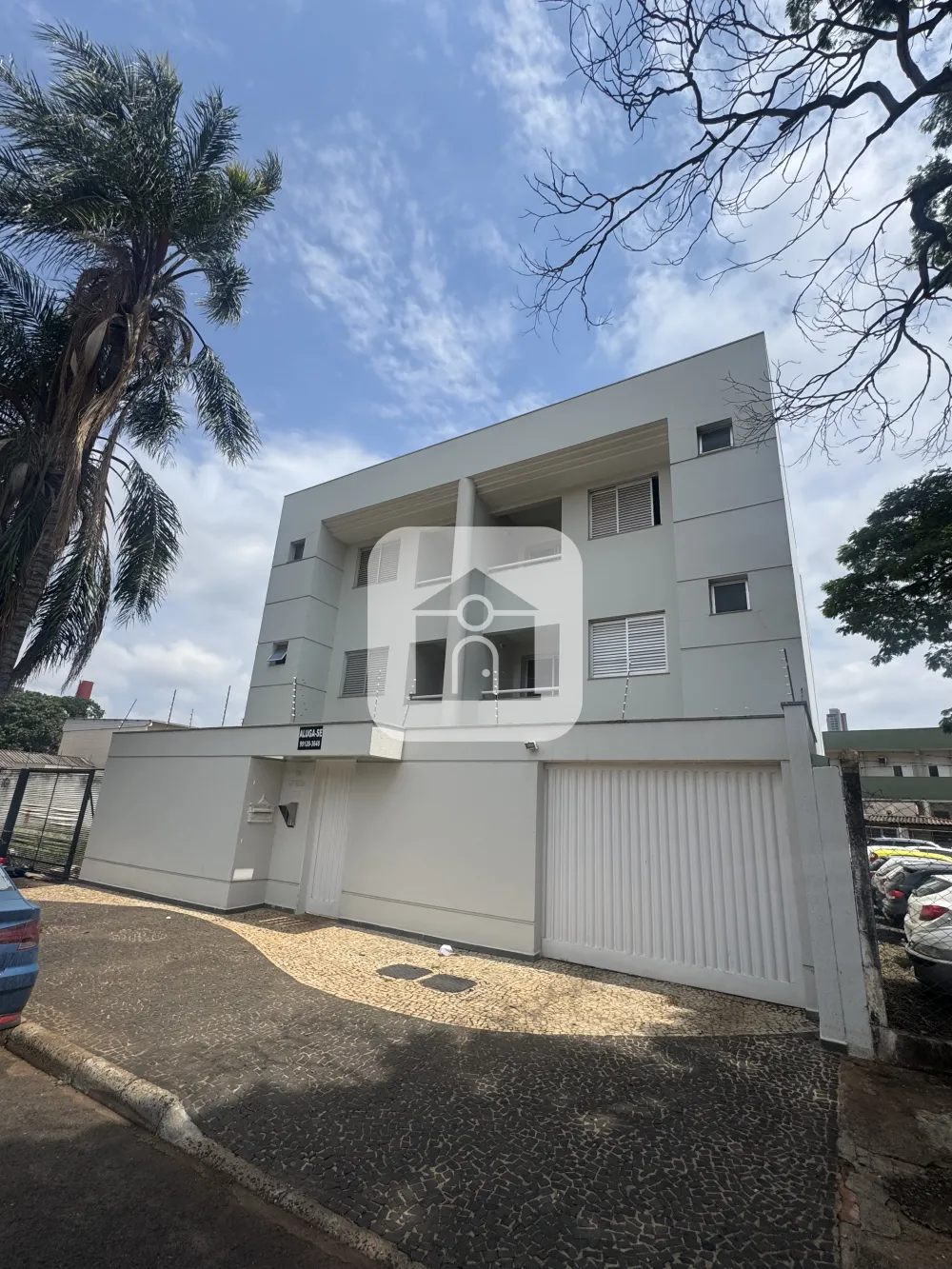 Alugar Apartamento / Padrão em Uberlândia R$ 1.700,00 - Foto 1