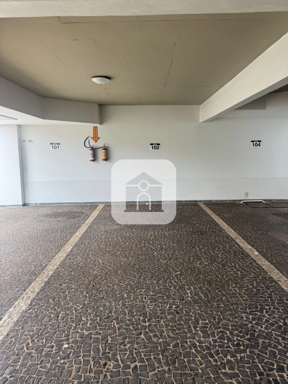 Alugar Apartamento / Padrão em Uberlândia R$ 1.700,00 - Foto 10