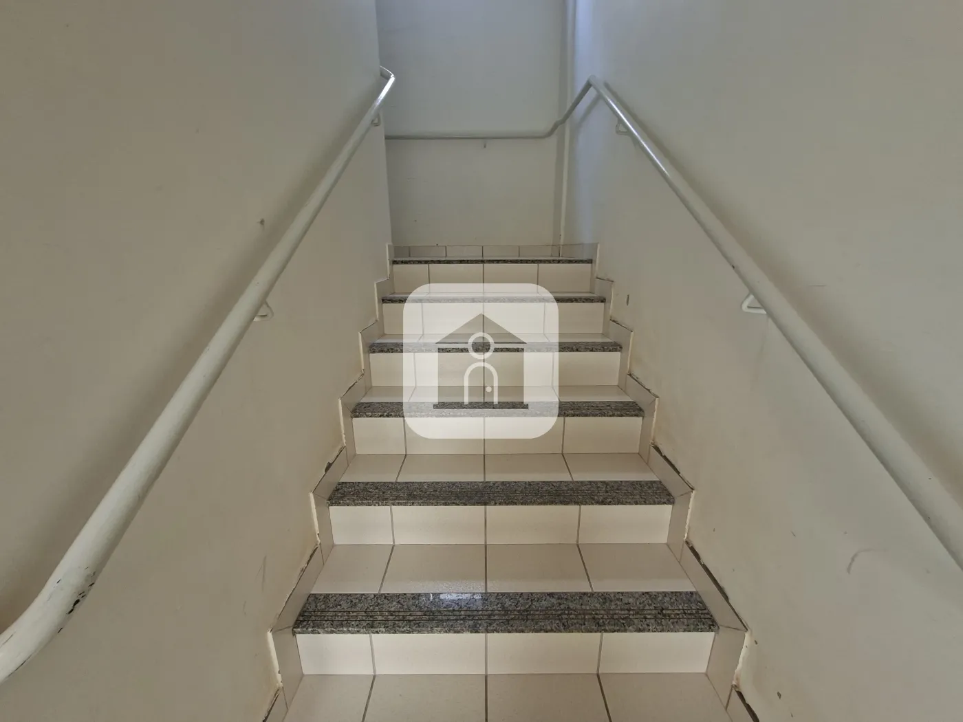 Alugar Apartamento / Padrão em Uberlândia R$ 2.200,00 - Foto 2