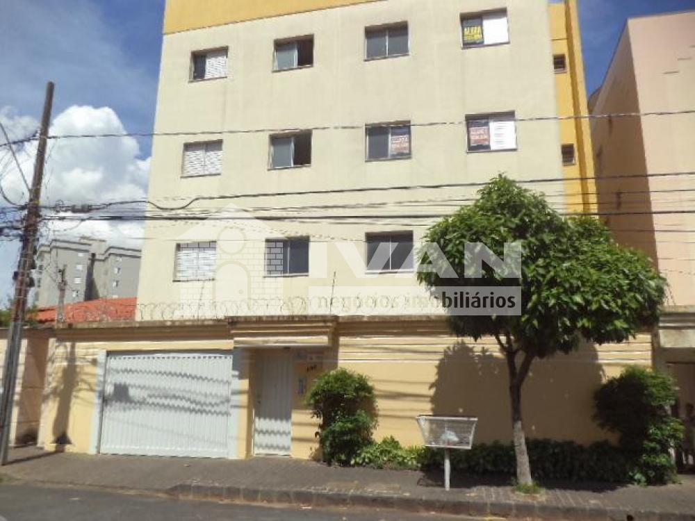 Alugar Apartamento / Padrão em Uberlândia R$ 1.100,00 - Foto 15