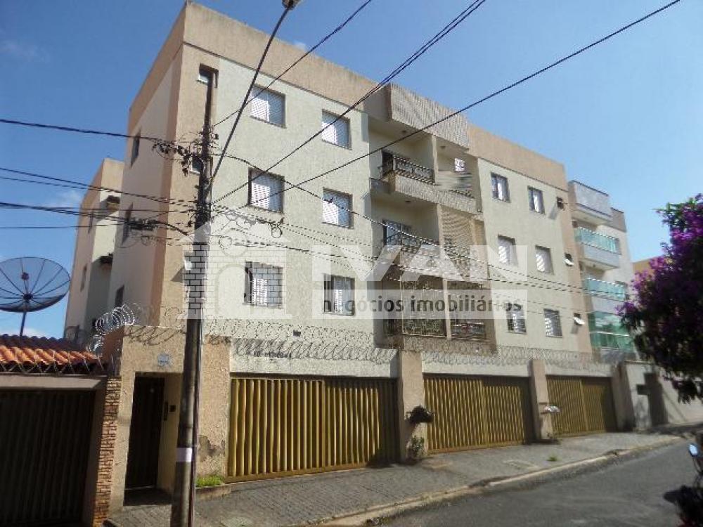 Alugar Apartamento / Padrão em Uberlândia R$ 2.300,00 - Foto 1