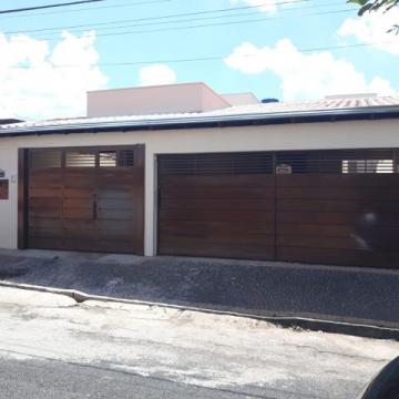 Alugar Casa / Padrão em Uberlândia. apenas R$ 480.000,00