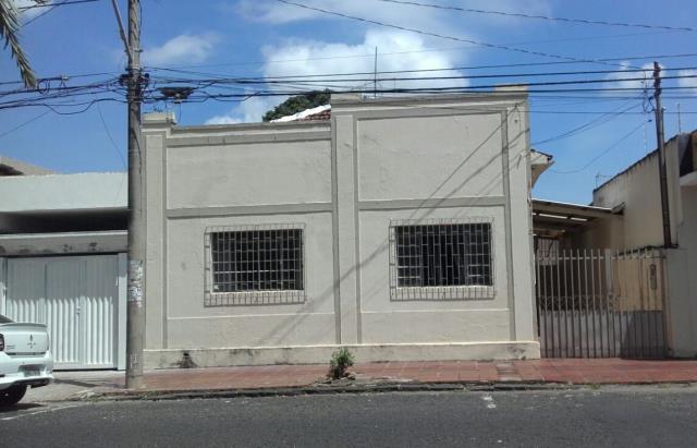 Alugar Casa / Padrão em Uberlândia. apenas R$ 380.000,00