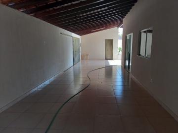 Alugar Casa / Chácara em Uberlândia. apenas R$ 550.000,00