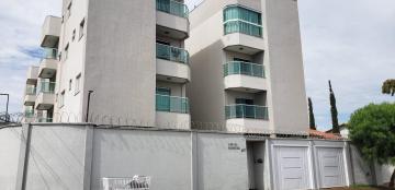 Alugar Apartamento / Padrão em Uberlandia. apenas R$ 250.000,00
