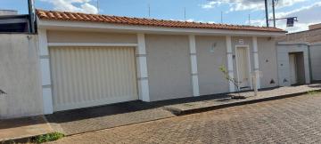 Alugar Casa / Padrão em Uberlândia. apenas R$ 970.000,00