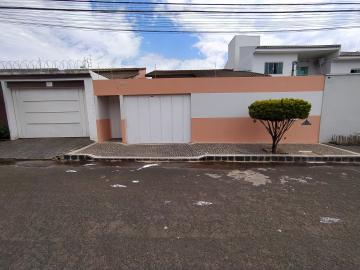 Casa para venda no bairro Granada em Uberlândia.