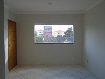 Alugar Apartamento / Padrão em Uberlândia. apenas R$ 950,00