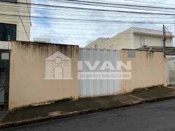 Alugar Terreno / Padrão em Uberlândia. apenas R$ 400.000,00