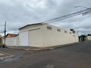 Barracões e casa à venda no Bairro Custódio Pereira