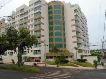 Alugar Apartamento / Loft em Uberlandia. apenas R$ 2.000,00