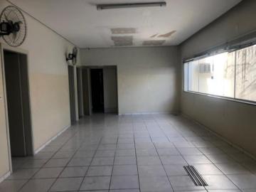 Casa comercial para locação no bairro Centro