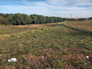 Alugar Terreno / Padrão em Uberlândia. apenas R$ 200.000,00