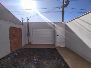 Casa para locação e venda no bairro Laranjeiras.