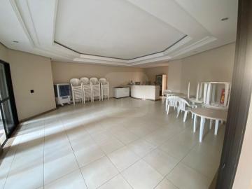 Alugar Apartamento / Padrão em Uberlândia. apenas R$ 1.100.000,00