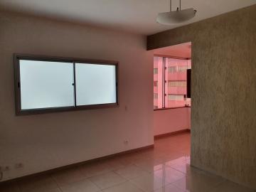 Alugar Apartamento / Padrão em Uberlândia. apenas R$ 600.000,00