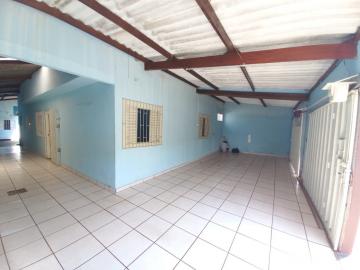 Alugar Casa / Padrão em Uberlândia. apenas R$ 320.000,00