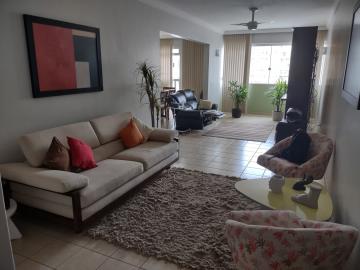 Alugar Apartamento / Padrão em Uberlandia. apenas R$ 590.000,00