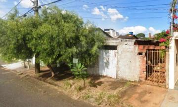 Alugar Terreno / Padrão em Uberlândia. apenas R$ 300.000,00