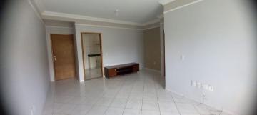Alugar Apartamento / Padrão em Uberlândia. apenas R$ 335.000,00