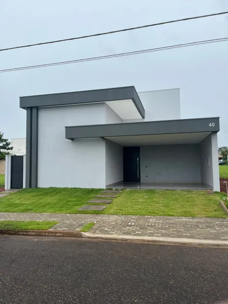 Casa à venda no condomínio Splendido.