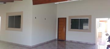 Alugar Casa / Padrão em Uberlândia. apenas R$ 455.000,00
