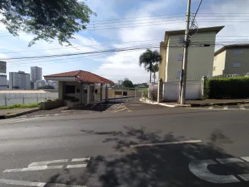 Alugar Apartamento / Padrão em Uberlândia. apenas R$ 900,00