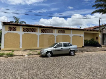 Casa à Venda no Bairro Tubalina.