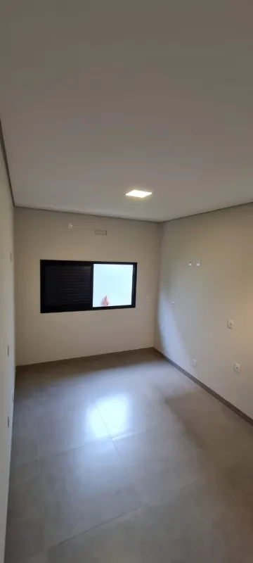 imagem 2 - Casa à Venda no Bairro Alto Umuarama imagem 2 - Casa à Venda no Bairro Alto Umuarama