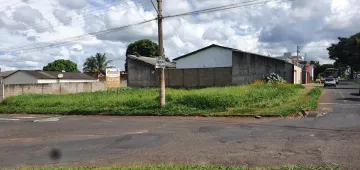 Alugar Terreno / Padrão em Uberlândia. apenas R$ 480.000,00