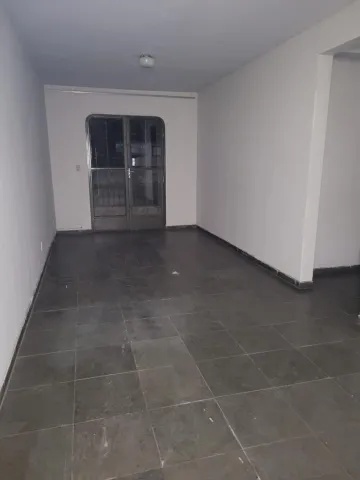 Alugar Apartamento / Padrão em Uberlândia. apenas R$ 260.000,00