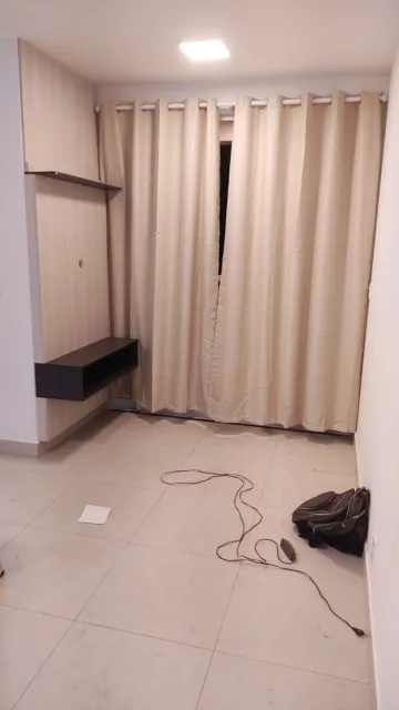 Alugar Apartamento / Padrão em Uberlandia. apenas R$ 275.000,00