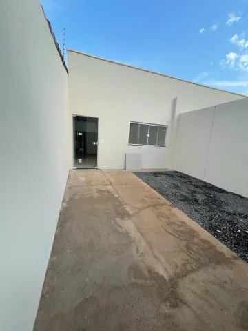 Alugar Casa / Geminada em Uberlândia. apenas R$ 260.000,00