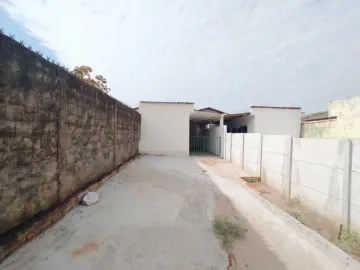 Casa para locação no bairro Marta Helena