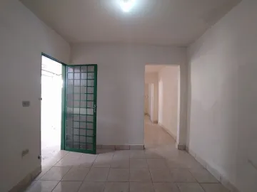 Casa para locação no bairro Marta Helena