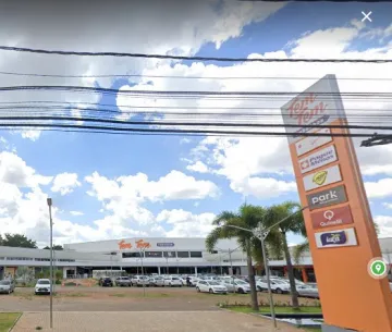 Alugar Comercial / Box em Uberlândia. apenas R$ 1.100,00