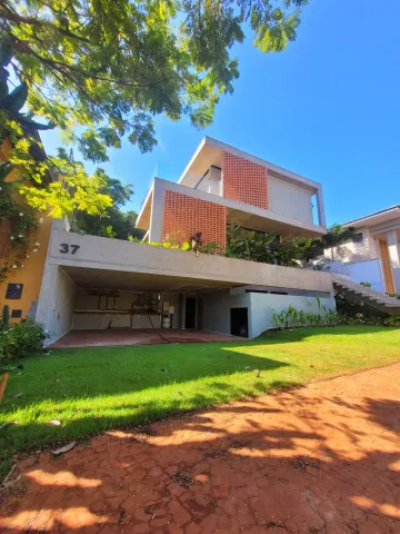 Alugar Casa / Sobrado em Uberlândia. apenas R$ 6.500.000,00