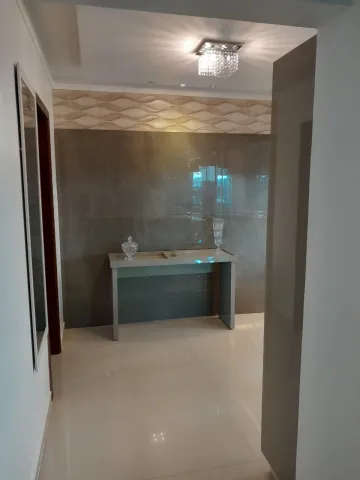 Apartamento à venda no bairro Saraiva.