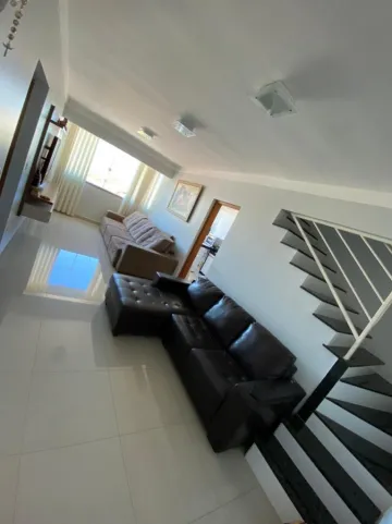 Alugar Apartamento / Cobertura em Uberlândia. apenas R$ 700.000,00