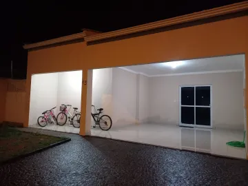 Alugar Casa / Padrão em Uberlândia. apenas R$ 735.000,00