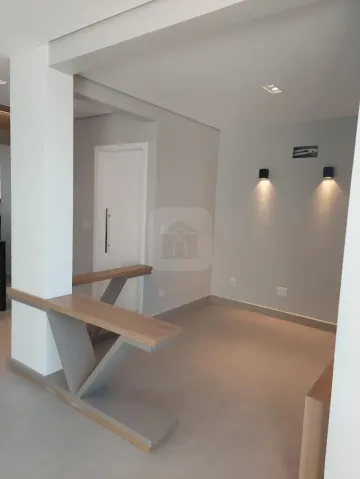 Apartamento à Venda no bairro Vila Saraiva.