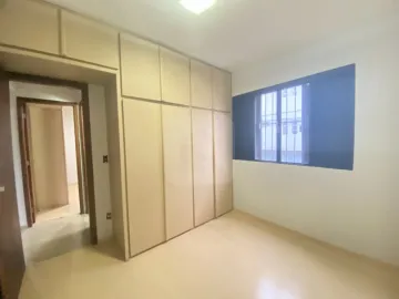 Apartamento à venda no Bairro Saraiva.