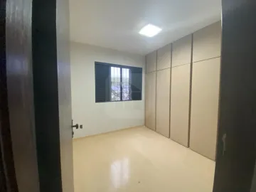 Apartamento à venda no Bairro Saraiva.