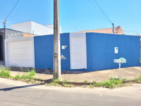 Alugar Casa / Padrão em Uberlândia. apenas R$ 1.500,00