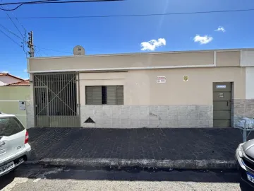 Venda de duas Casas e um cômodo comercial no bairro Martins.