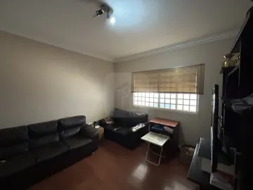 Casa à venda no bairro Santa Mônica em Uberlândia.