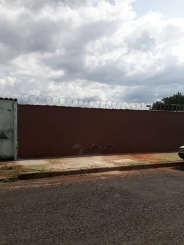 Terreno com casas à venda no bairro Roosevelt.