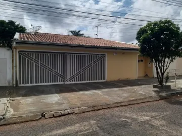 Casa à Venda no Bairro Jaraguá