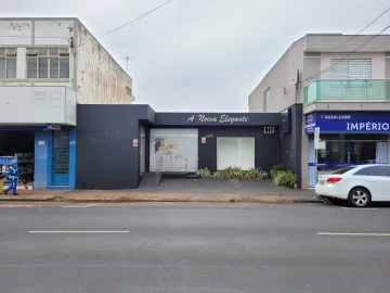 Alugar Comercial / Casa Comercial em Uberlândia. apenas R$ 6.000,00