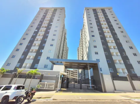 Alugar Apartamento / Padrão em Uberlândia. apenas R$ 1.300,00